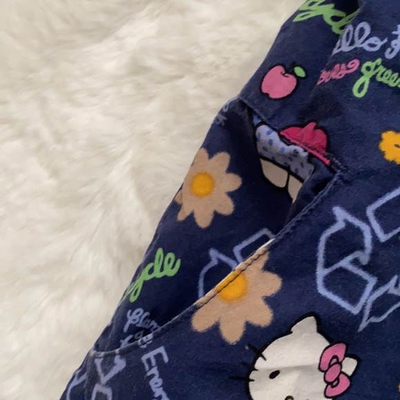 Hello Kitty scrubs - Picture 4 of 4